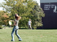 Student Life - frisbee